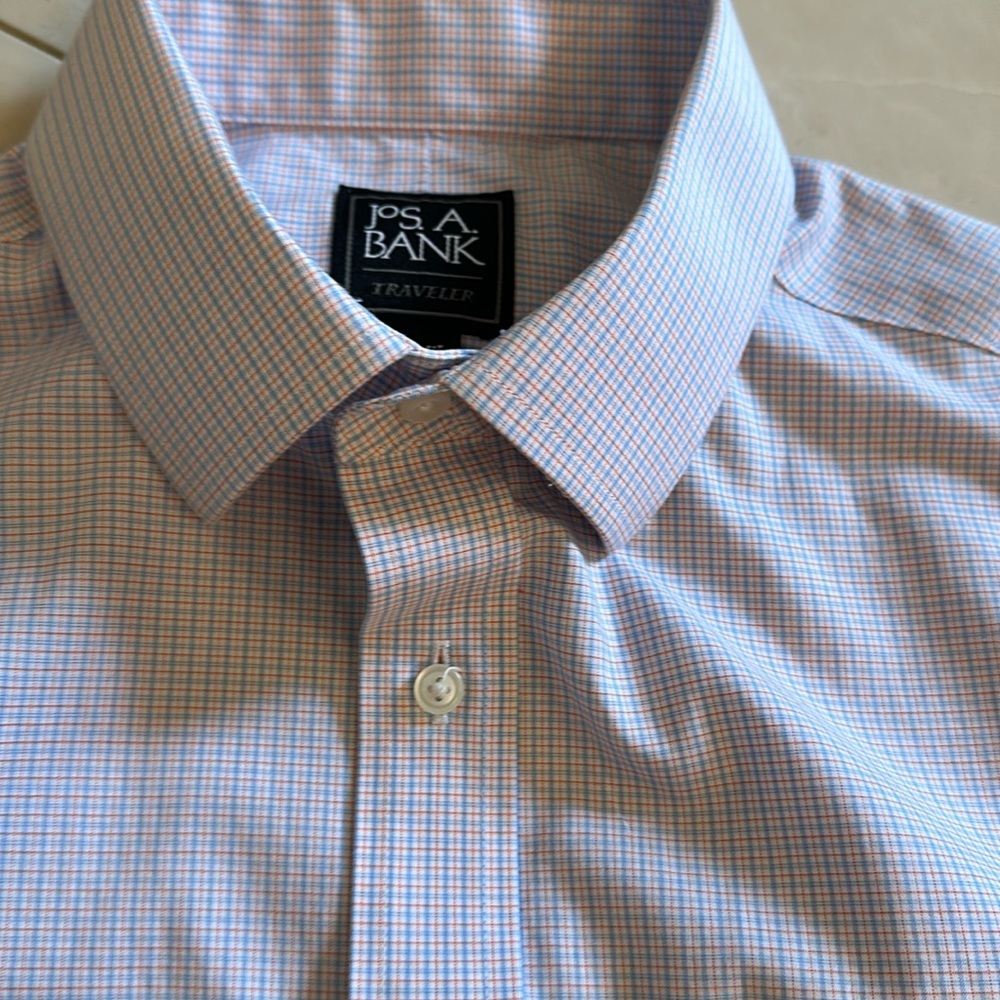 Jos. A. Bank “traveler” slim fit 15.5/35